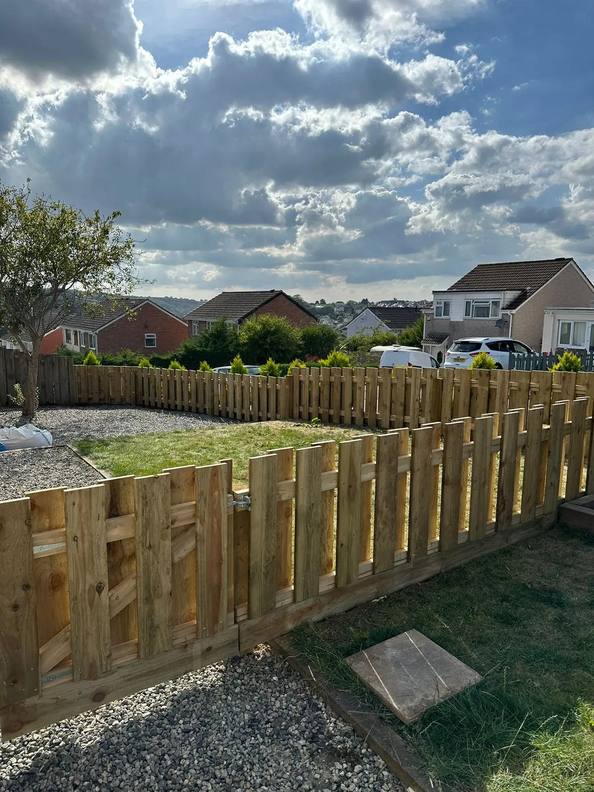 Hit and Miss Fencing in Great Torrington: A Wind-Permeable Fence for an Exposed North Devon Garden